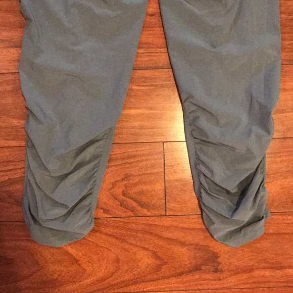 ❗️SOLD Old Navy Jogging Capri - Picture 6 of 8